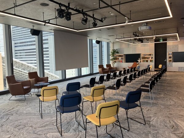 ご利用事例【トークイベント】　JR西日本SC開発株式会社様　 クリエイティブラウンジ 施設内観イメージ